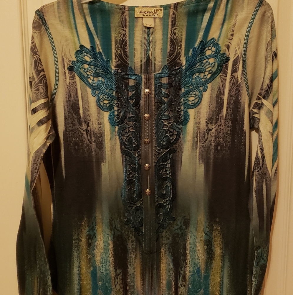 Women's long sleeve dress shirt